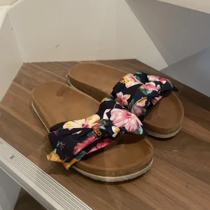 Palmy shoes - Palmy shoes köpte i Thailand. Något använda, liten fläck på sulan