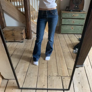 Midwaist bootcut jeans - Superfina jeans som tyvärr inte används! Bara att skriva vid frågor eller intresse:))