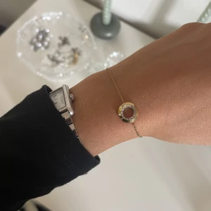 Populärt armband från Edblad  - Jätte fint armband från Edblad som är guld. Väldigt populärt och efterfrågat. Armband är i nyskick och knappt används! Kontakta via intresse eller köp:)