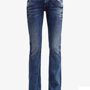 Säljer mina mörkblå Ltb jeans, då de är för små!❤️