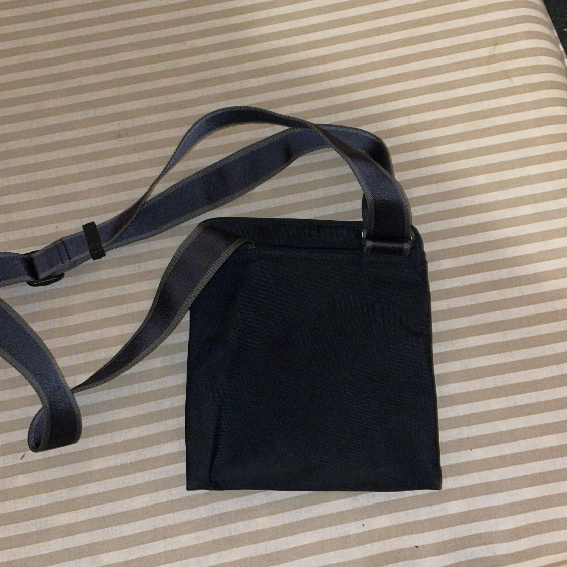 Hugo boss väska  - 90