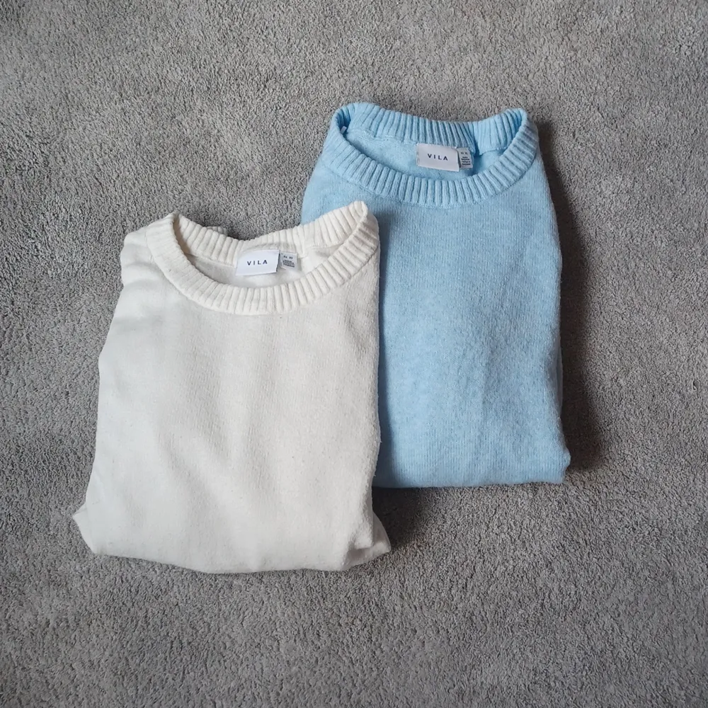 Stickade tröjor från vila i stolek xs båda två💕. Är i bra skick och säljer då jag inte använder dom längre. Säljer båda två för 290kr. Stickat.
