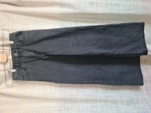 Jeans - Använda men mycket fint skick, vid modell viola, Stl 146