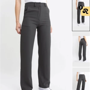 Gråa kostymbyxor madlady  - Gråa högmidjade kostymbyxor från madlady, storlek 36 och längd 34. Jag är 169!💞Nypris 499, mycket bra skick!💞