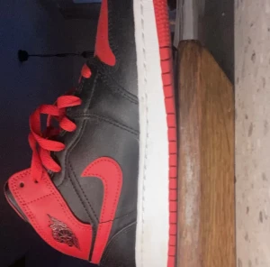 Jordans helt nya ❤️ - Jordans helt nya aldrig använt pga gillade inte som ❤️ säljs för billigt pris köpta för 2000 jag accepterar också prisförslag som funkar 