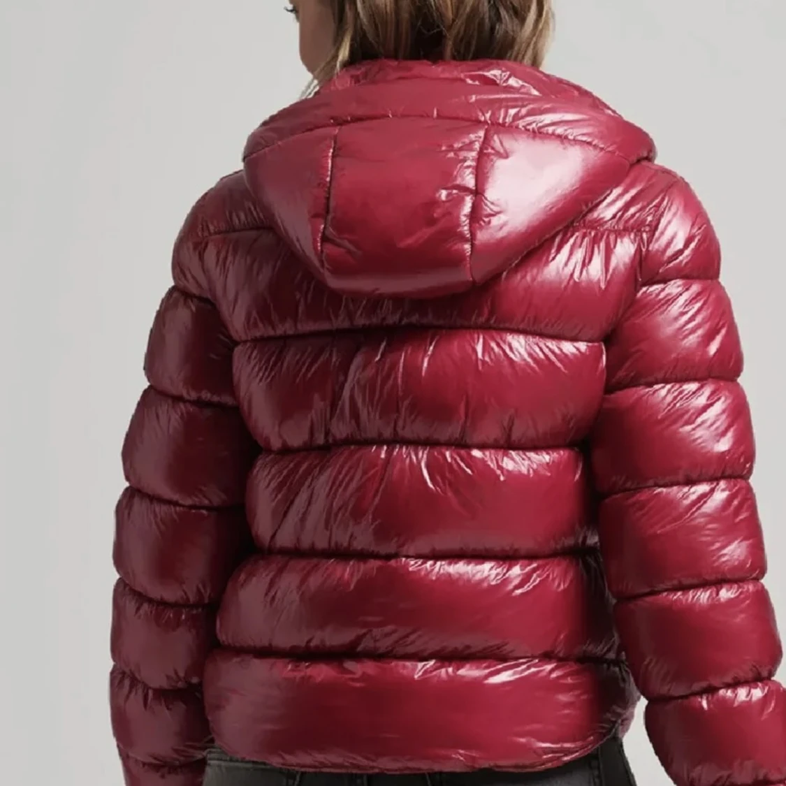 Superdry röd jacka - 90