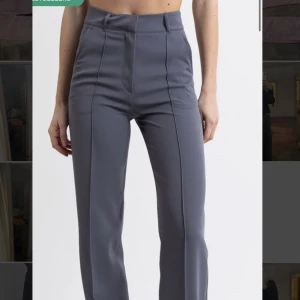 Kostymbyxor Madlady - Kostymbyxor från Madlady! Jättesköna & snygga🩷 använda 2 gånger, nypris 700kr 🩷 storlek 36! 