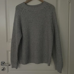 Stickad tröja - Stickad grå tröja från Lager157, strl: M