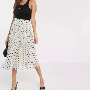 Kjol - Jättefin plisserad tyllkjol från stradivarius! Helt oanvänd🫶🏻