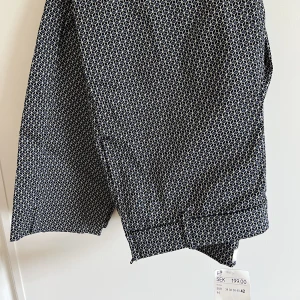 Slacks  - Oanvända med prislapp kvar 