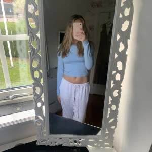 Blå topp - Säljer denna superfina topp. Jättebra kvalite. Köparen står för frakten💓