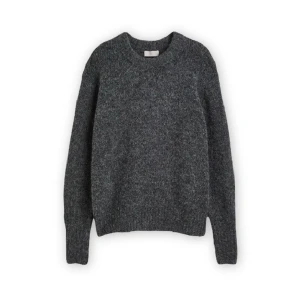 Stickad tröja - En jättefin stickad tröja från hm. Lite nopprig men det är så med materialet🫶🏼 jättefin till en vit kjol till sommaren, köpt för 350. Nopprig därav det billiga priset💘