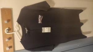 Balenciaga Tshirt strl XL. Ny med prislapp - Inköpt 2022 för 560 euro (ca 6300 sek) Storlek är xl men känns mer som L tycker jag.