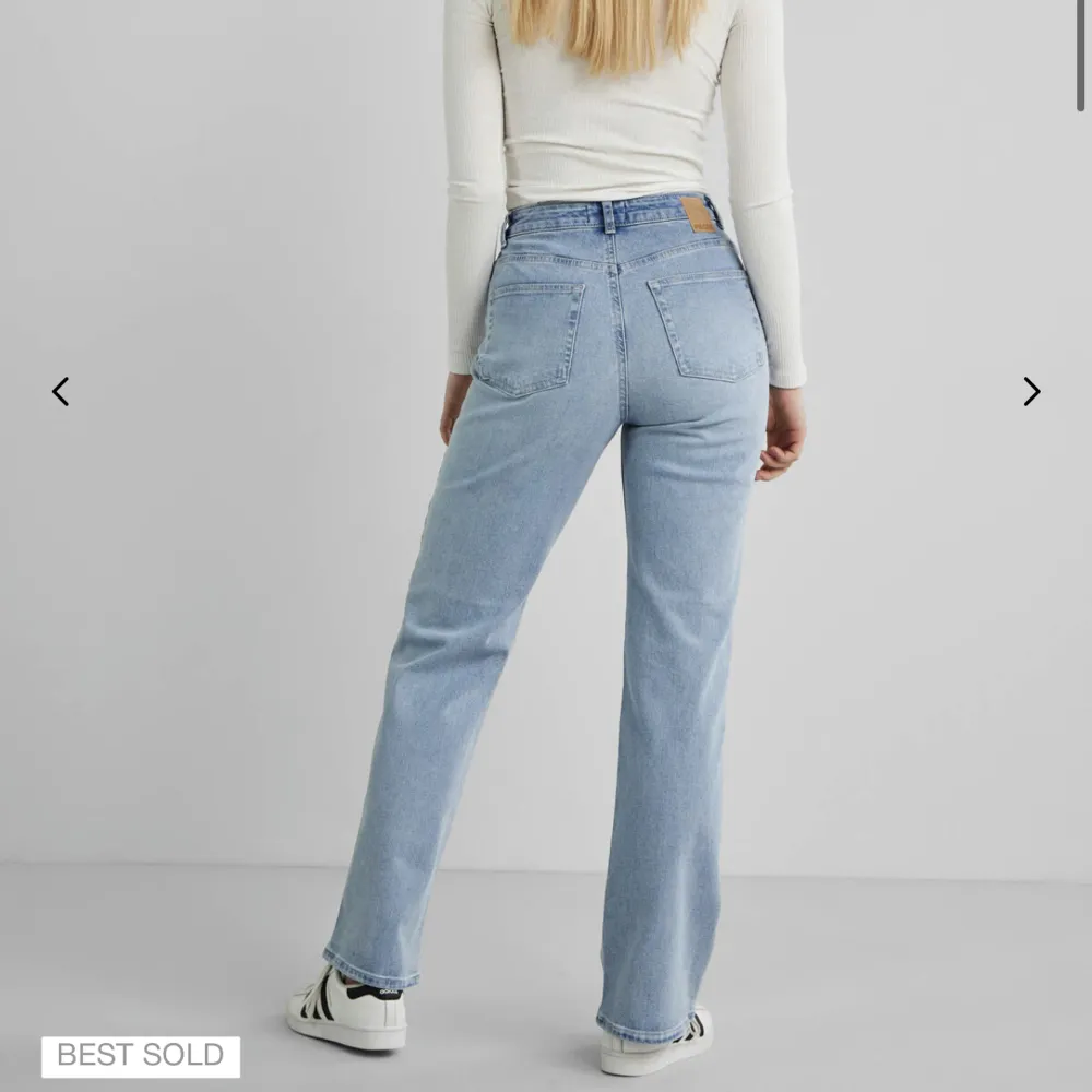 Fina jeans från Vero Moda i modellen PCHOLLY! Nyskick, endast använda 1-2 gånger ❤️. Jeans & Byxor.