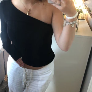 Topp - Fin topp som tyvärr blivit för liten för mig, i fint skick 