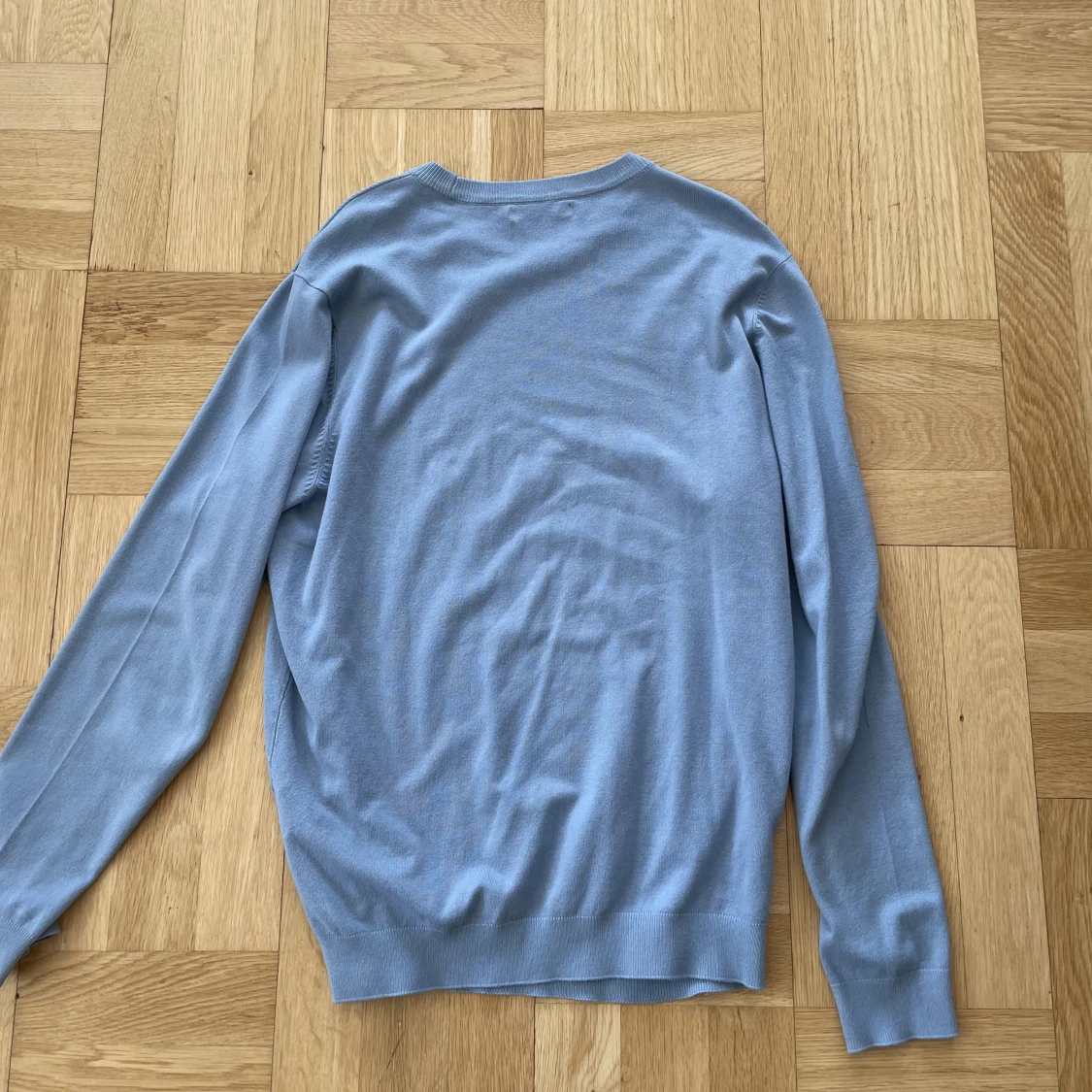 Ljusblå stickad sweatshirt  - 90