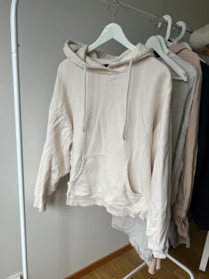 Hoodie Lindex - Hoodie från lindex. Strl L. Beige. 150