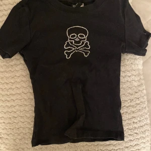 Y2k tröja  - Kontakta för mer info 