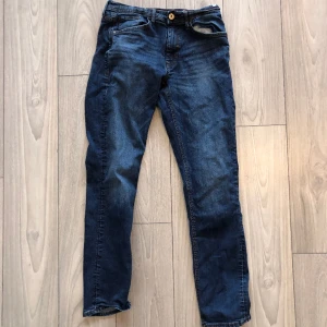 Jeans - Hallå hallå! Säljer jeans av märket Blend. Riktigt sköna och fina jeans som känns väldigt bra! Kontakta mig gärna😎👍