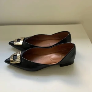 Klak ballerina skor - Svarta Letter balarina skor från billi bi. De är väldigt bekväma och jag har inte använt de så mycket