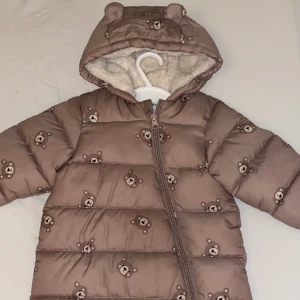 Overall bebis  - Overall i storlek 68. Helt i nyskick endast testad. 