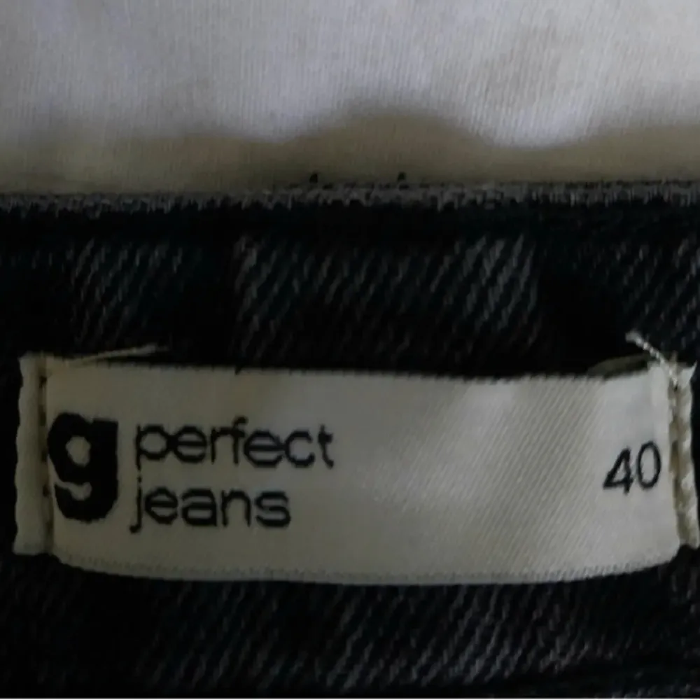 Nästan helt oanvända. Köpta för 600kr. Men de kommer inte till användning så de kan förhopp ingsvis passa fint på någon annan😊. Jeans & Byxor.