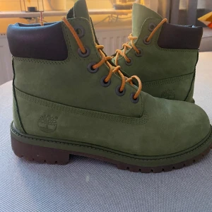 Timberlands - Ett par gröna timberlands, inköpta i New York för nåt år sedan. Sparsamt använda! Storlek 37