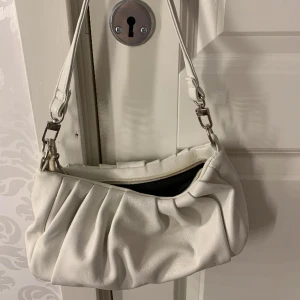 Väska - Fin väska🤍