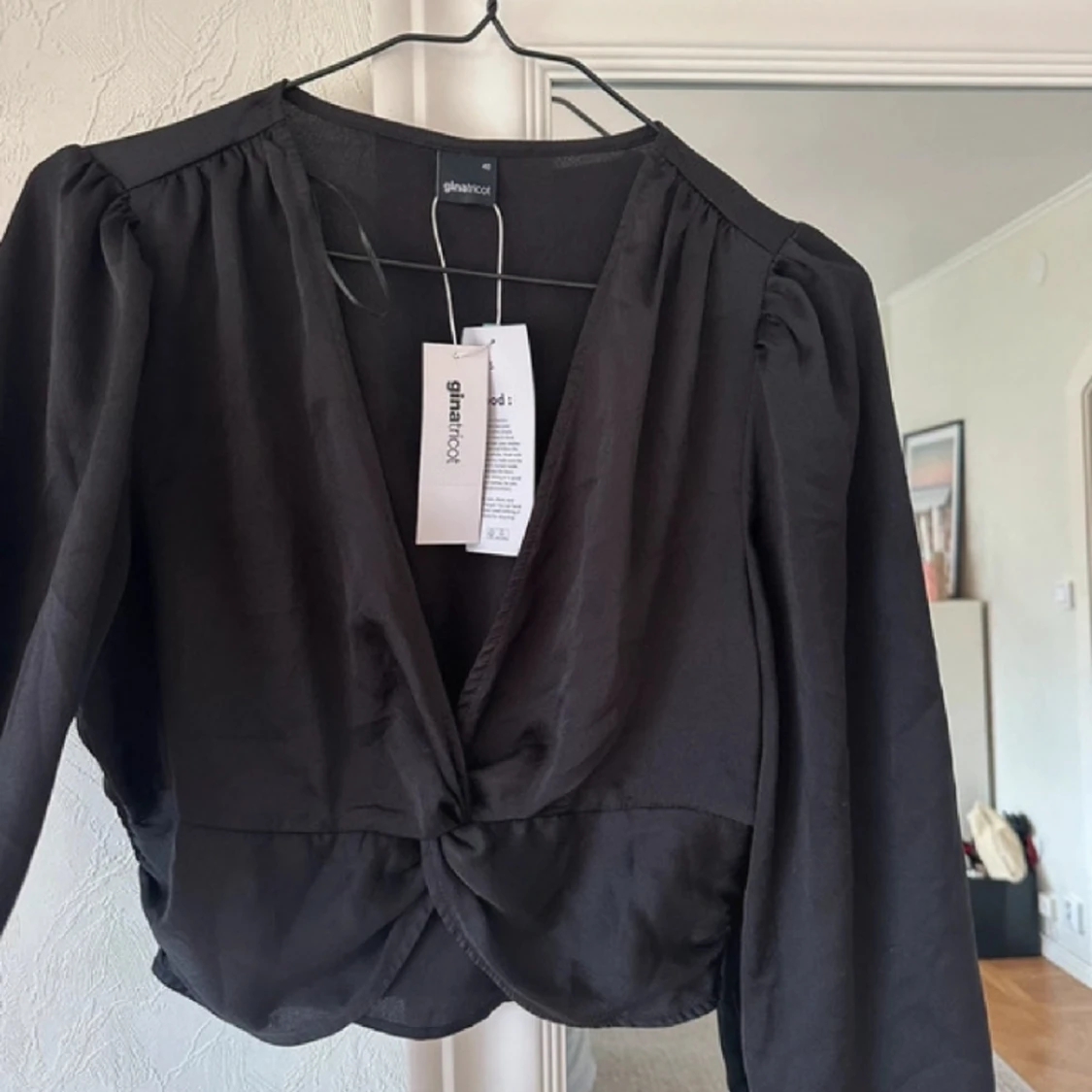 Blus med omlottdetalj🖤 - 90