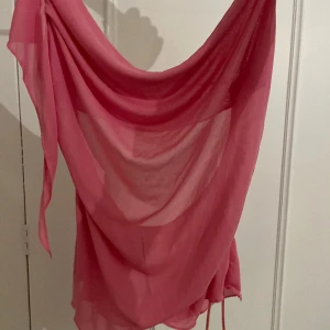 Söt rosa topp💓 - Jättegullig topp med djup rygg💗aldrig använd