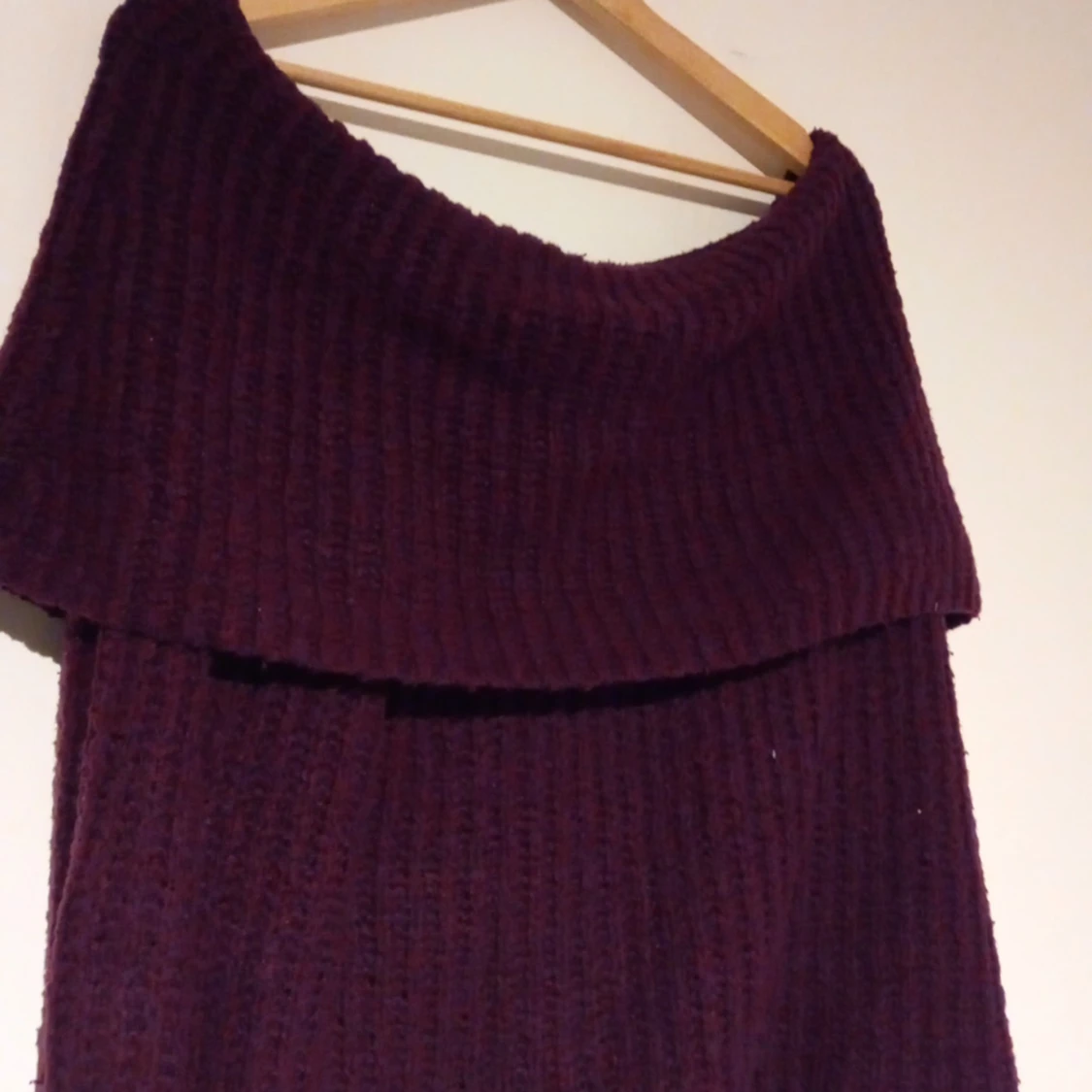 Offshoulder stickad tröja - 90