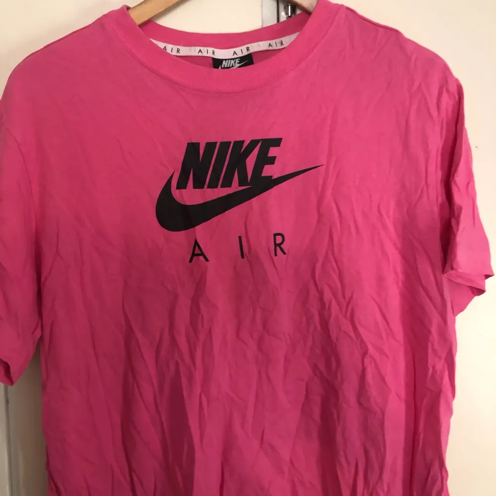 Rosa skit snygg Nike air tröja 💕. T-shirts.
