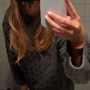 Stickad - Säljer min gråa stickade tröja från hm. Bra skick💞💞