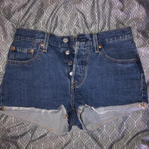 Levis shorts  - Säljs då som är för små, fint skick. Skriv vid frågor.
