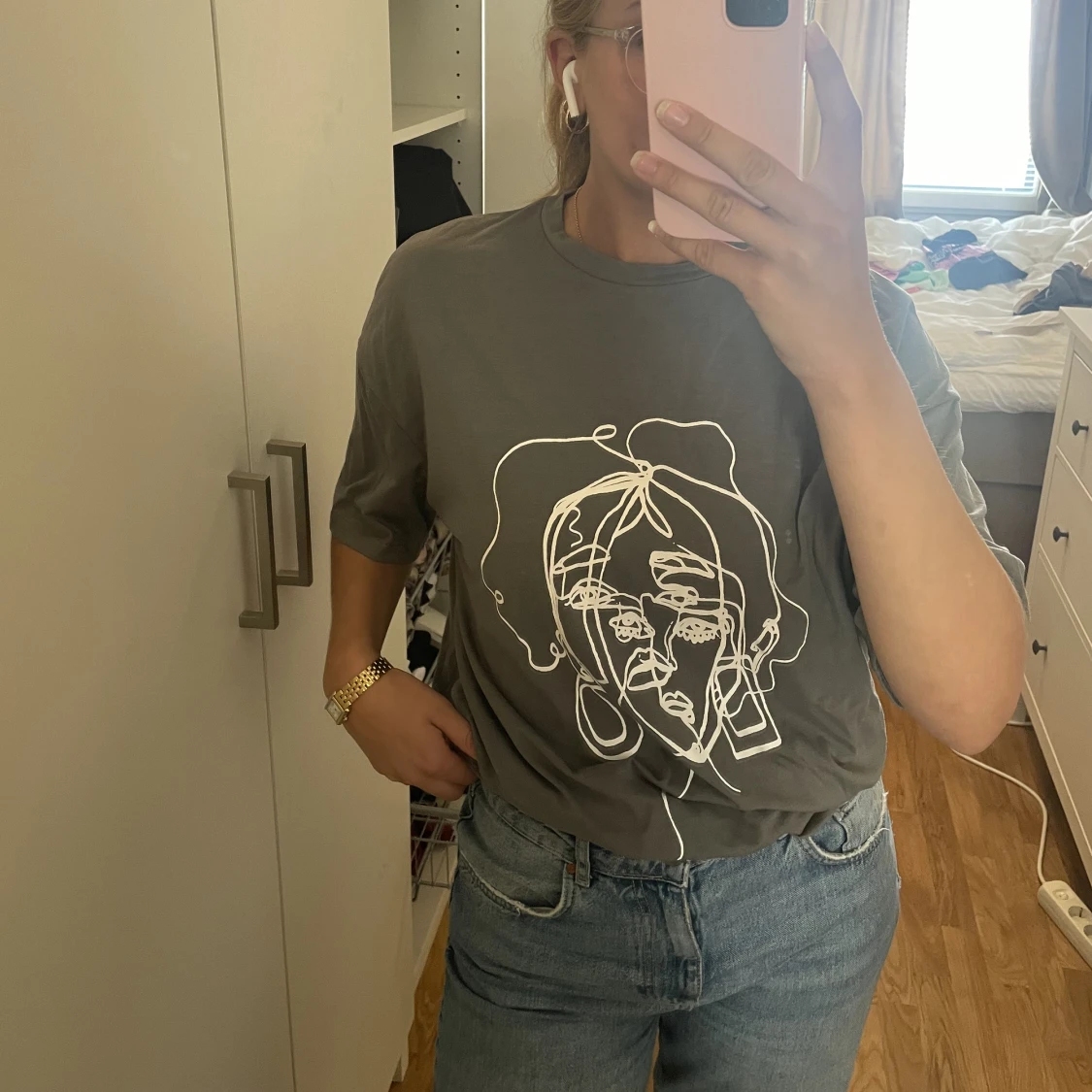 Grå T-shirt med tryck  - 90