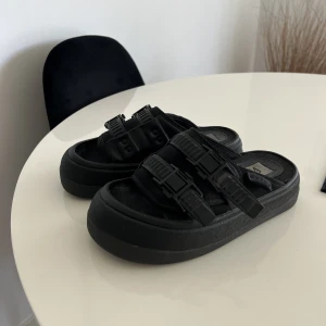 Eytys Capri - Snygga Eytys Capri - aldrig använda (orginalkartong medföljer)