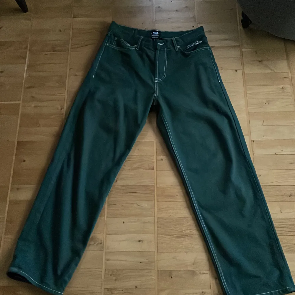 Gröna sweet sktbs jeans använda ganska många gånger skriv till mig om du vill sänka pricer. Jeans & Byxor.