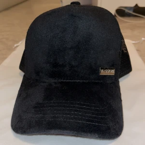 Maggiore keps - Aldrig använd, köpte och testade den men den passade inte riktigt mig.