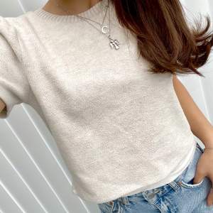 Stickad kortärmad tröja från Zara i stl S 🤍