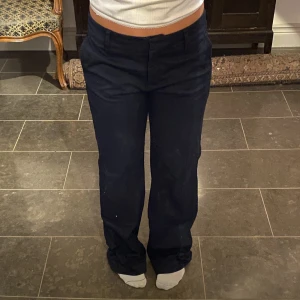 Lågmidjade kostymbyxor  - Supersnygga lågmidjade kostymbyxor från esprit i fint skick😍