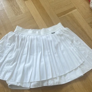 Tenniskjol  - Oanvänd tenniskjol