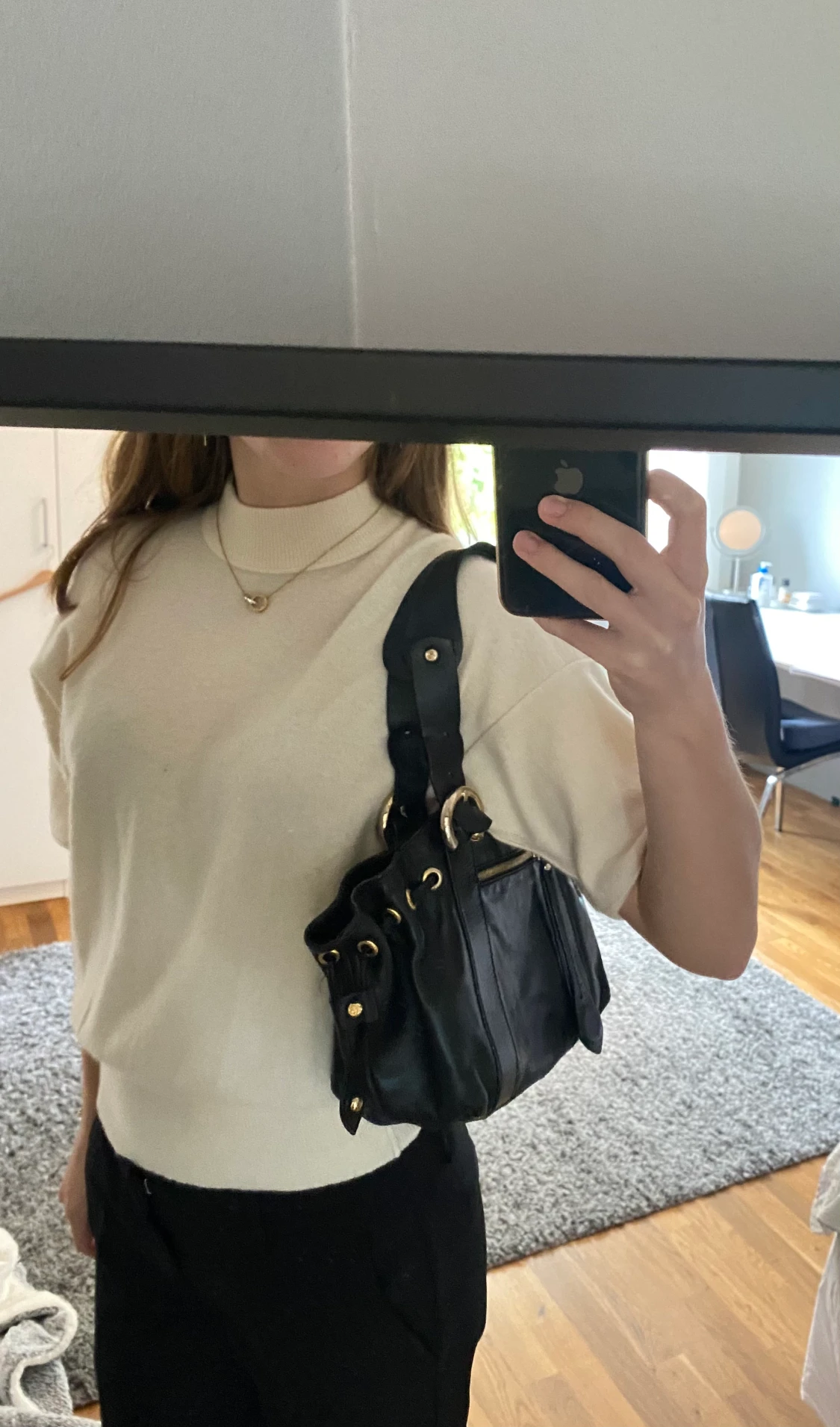 Svart axelväska  - 90
