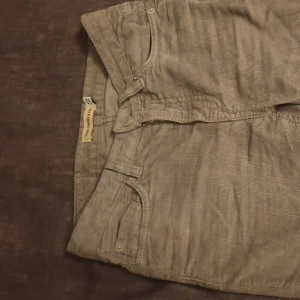 The cords & co - Grå manchesterbyxor i storlek W24 och L34. Skulle dock själv säga att de snarare motscarar W26/27(?) Toppenskick hursom:)