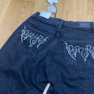Subdued jeans 32 - Helt nya, köpt i England för 700kr.
