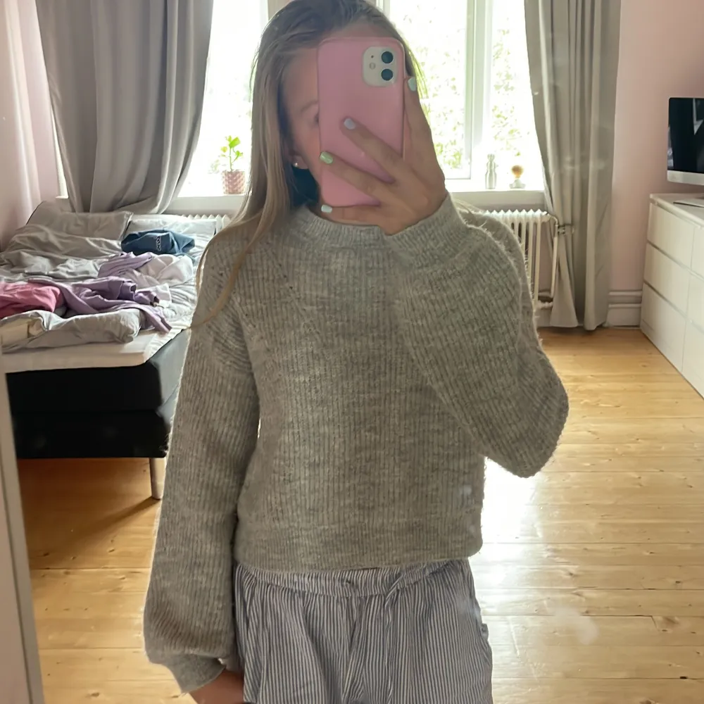 Jätte gosig sweatshirt, perfekt för hösten! Använd kanske 5ggr💓. Tröjor & Koftor.