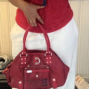 Väska - Underbar George,Gina&Lucy väska, medel stor.❤️