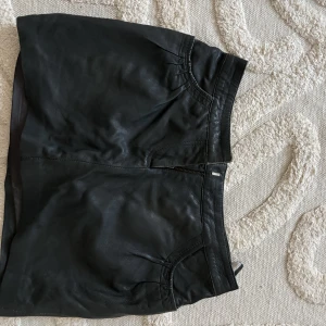 Skinnkjol  - Jättefin!