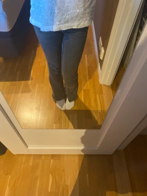 Jeans - Säljer nu mina skit snygga lång midjas jeans. Är verkligen än av mina favorit jeans, men nu har de tyvärr blivit försmå❤️