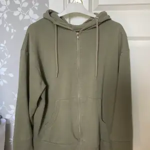 Grön hoodie från lager 157