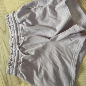 Short  - Super fina, o i bra skick, andvändning fåtal gånger 🌟